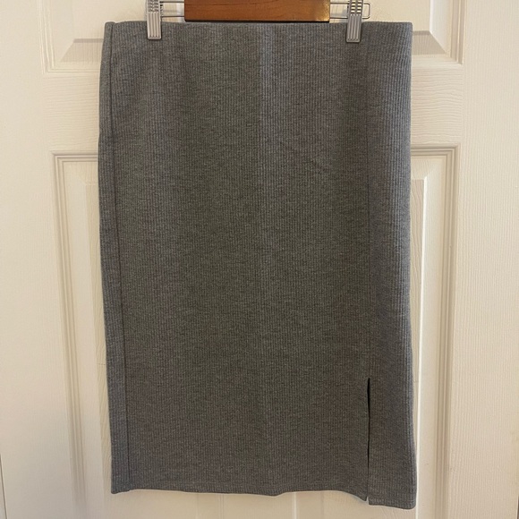 LOFT Dresses & Skirts - LOFT stretch knit side slit skirt office siren contemporary classic minimalist